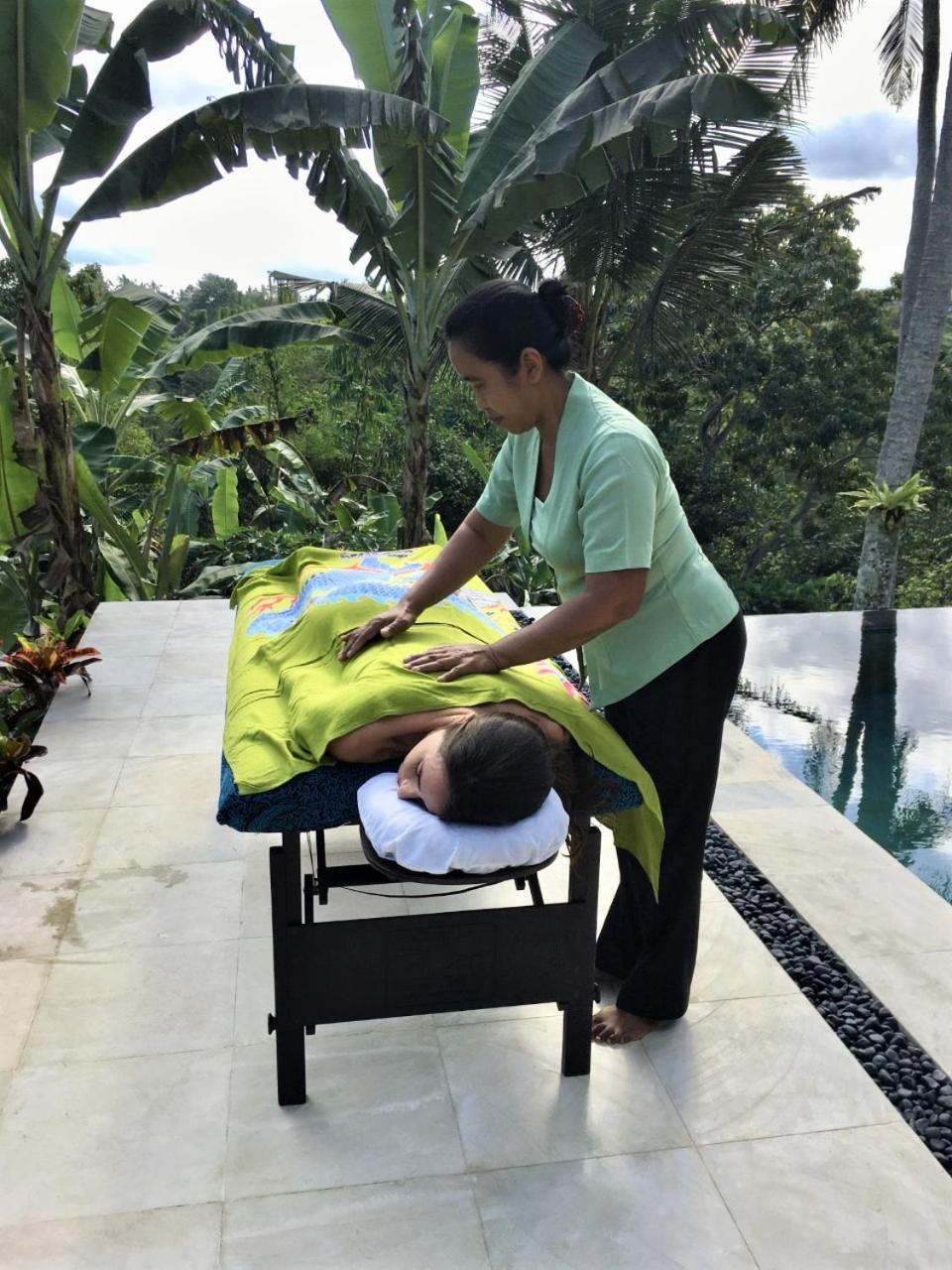 Wake In Paradise And Luxury Lebah Villas Ubud Kültér fotó
